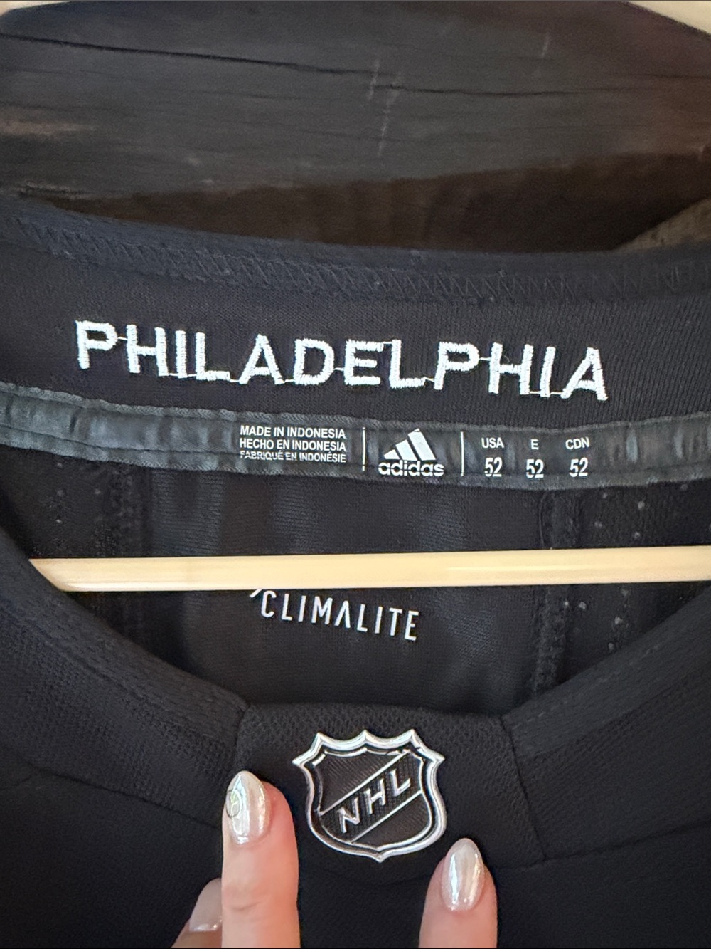 Flyers Konecny Black and Orange NHL Jersey - Men's - Picture 3 of 3